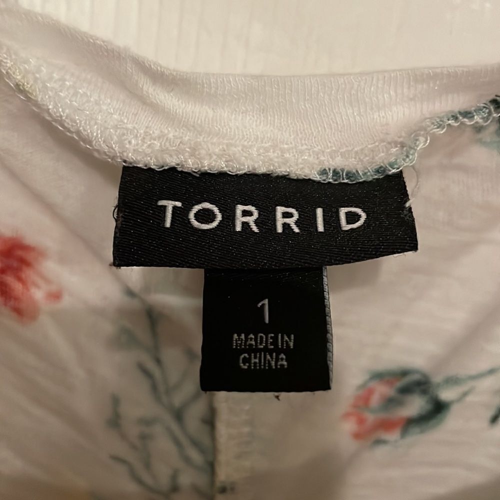 Torrid Fall Floral tank 🍁 - Picture 2 of 6